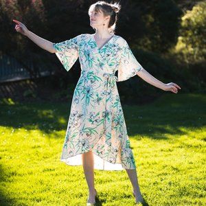 NWT Betabrand Photogenic Wrap Dress Casablanca